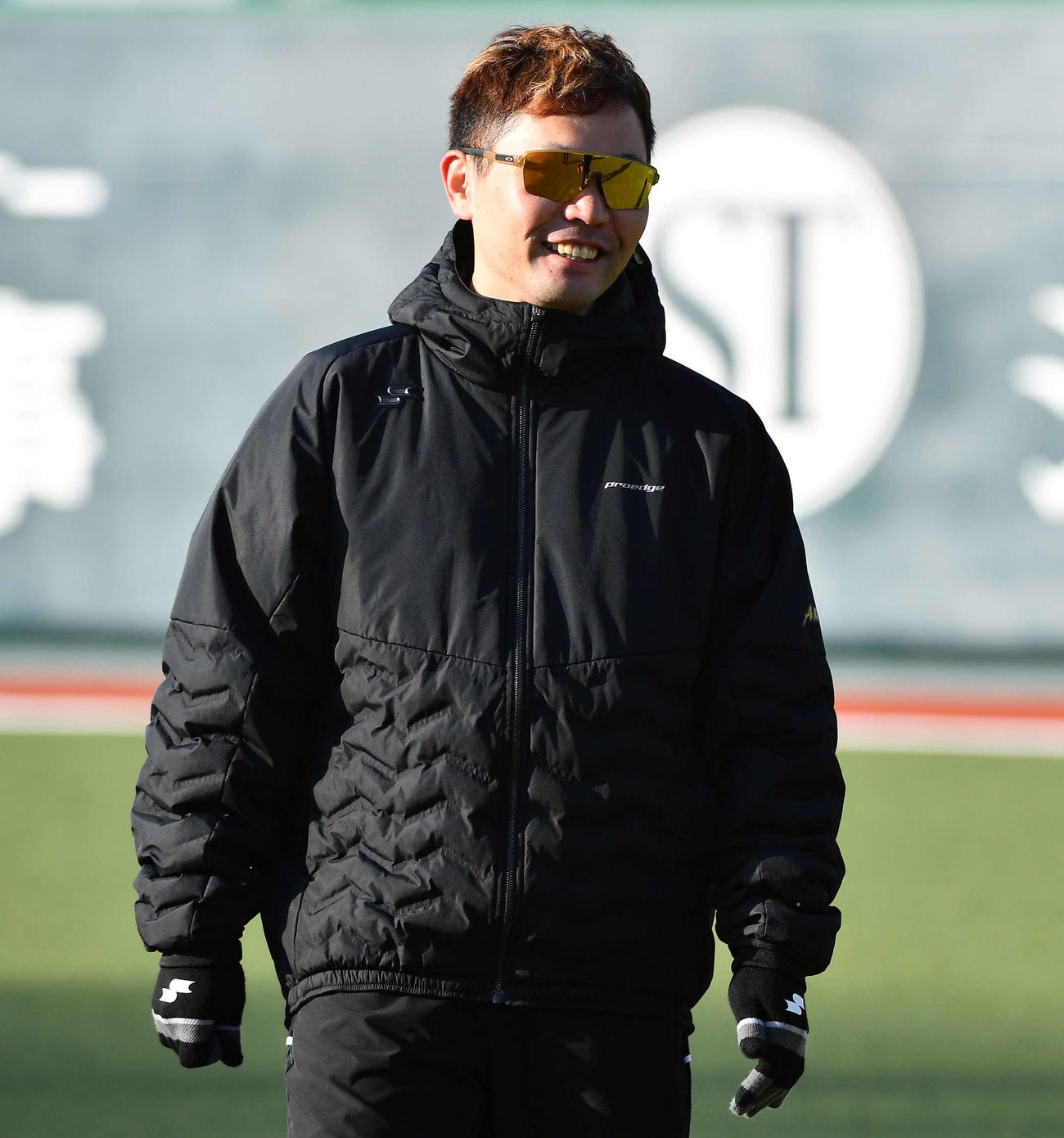 談笑するソフトバンク中村晃（撮影・岩下翔太）