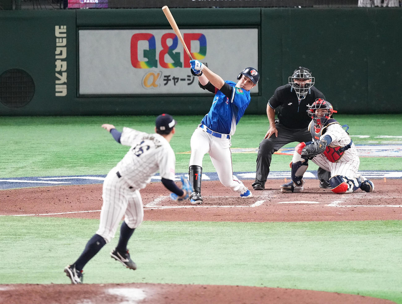 右翼ポール際に大飛球を放つ林安可（2024年11月撮影）