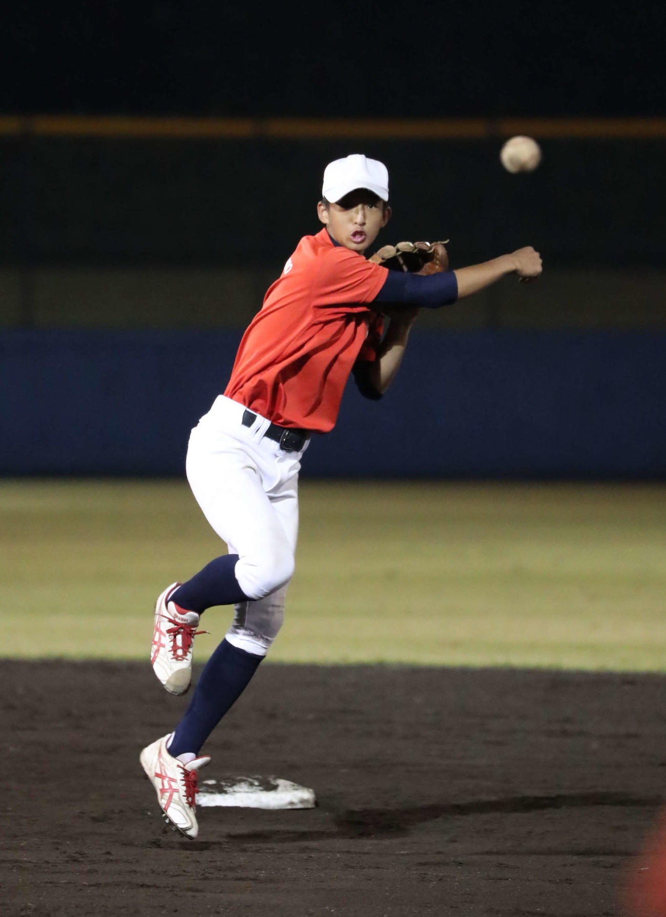 静岡裾野リトルシニア時代に、軽快なスローイングを見せる松下（2017年10月撮影）