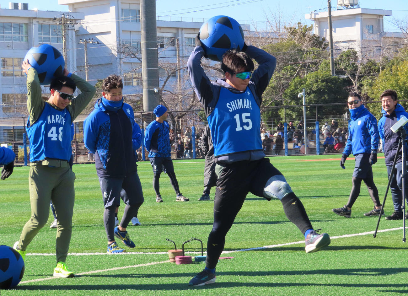 DeNAの新人合同自主トレでトレーニングを行うドラフト2位の島田（撮影・山本佳央）