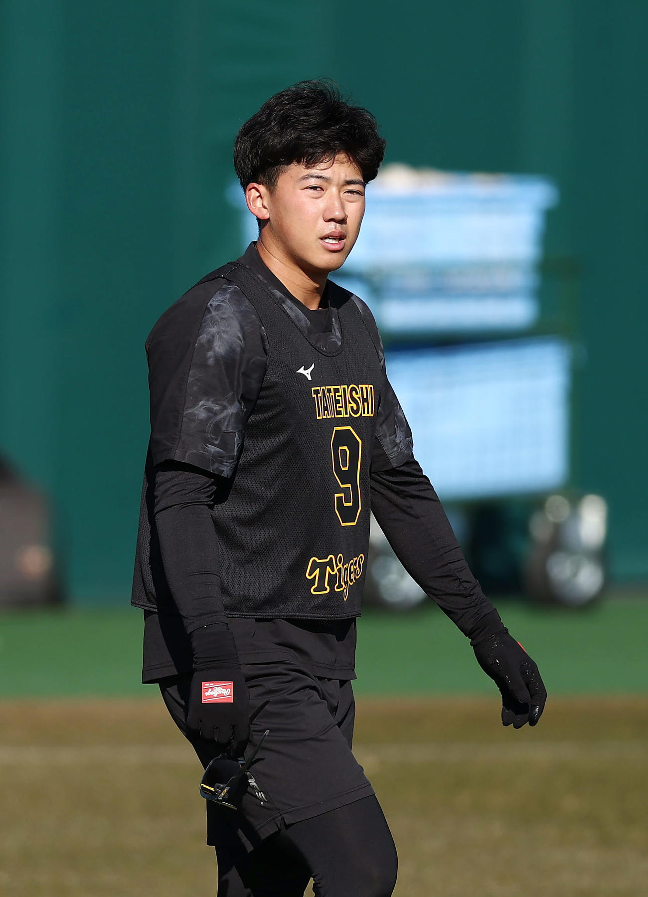 新人合同自主トレに臨む阪神立石（撮影・前田充）