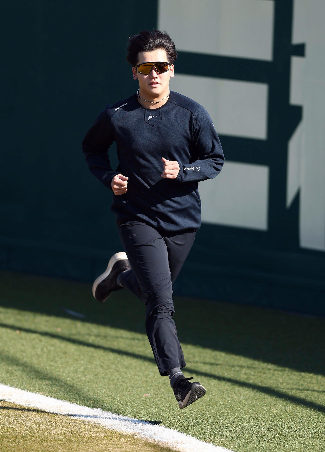 SGL尼崎の外野を走り込む阪神門別（撮影・前田充）