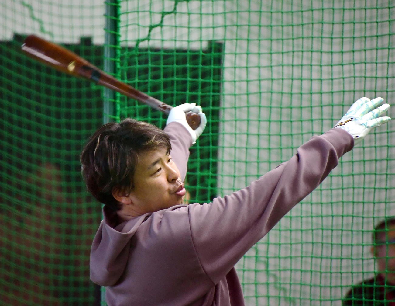 自主トレを公開しフリー打撃を行う楽天浅村（撮影・山田愛斗）