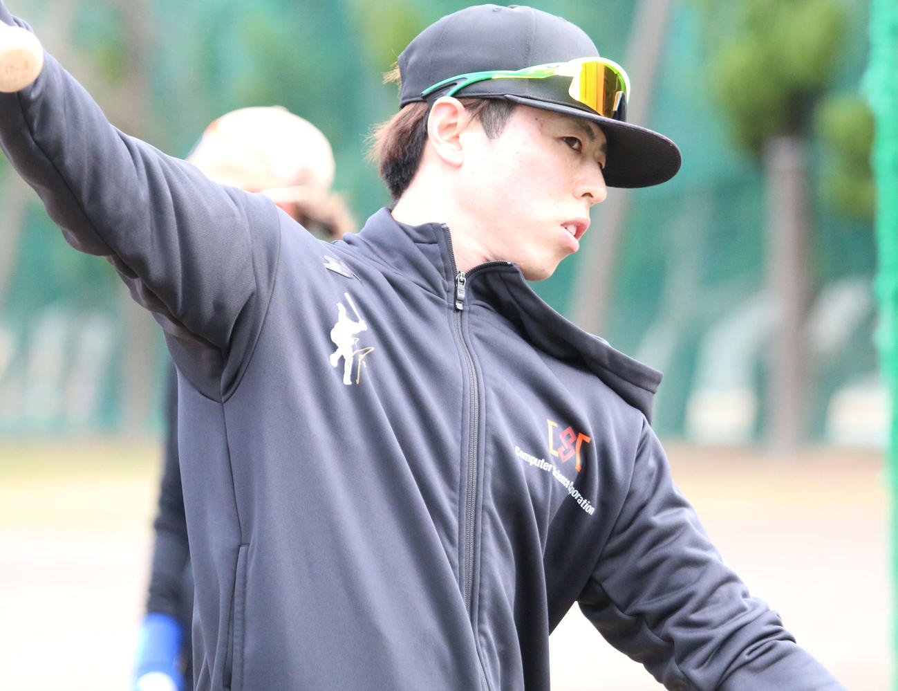 静岡・下田にある吉佐美運動公園で自主トレを公開した日本ハム五十幡（撮影・木下大輔）
