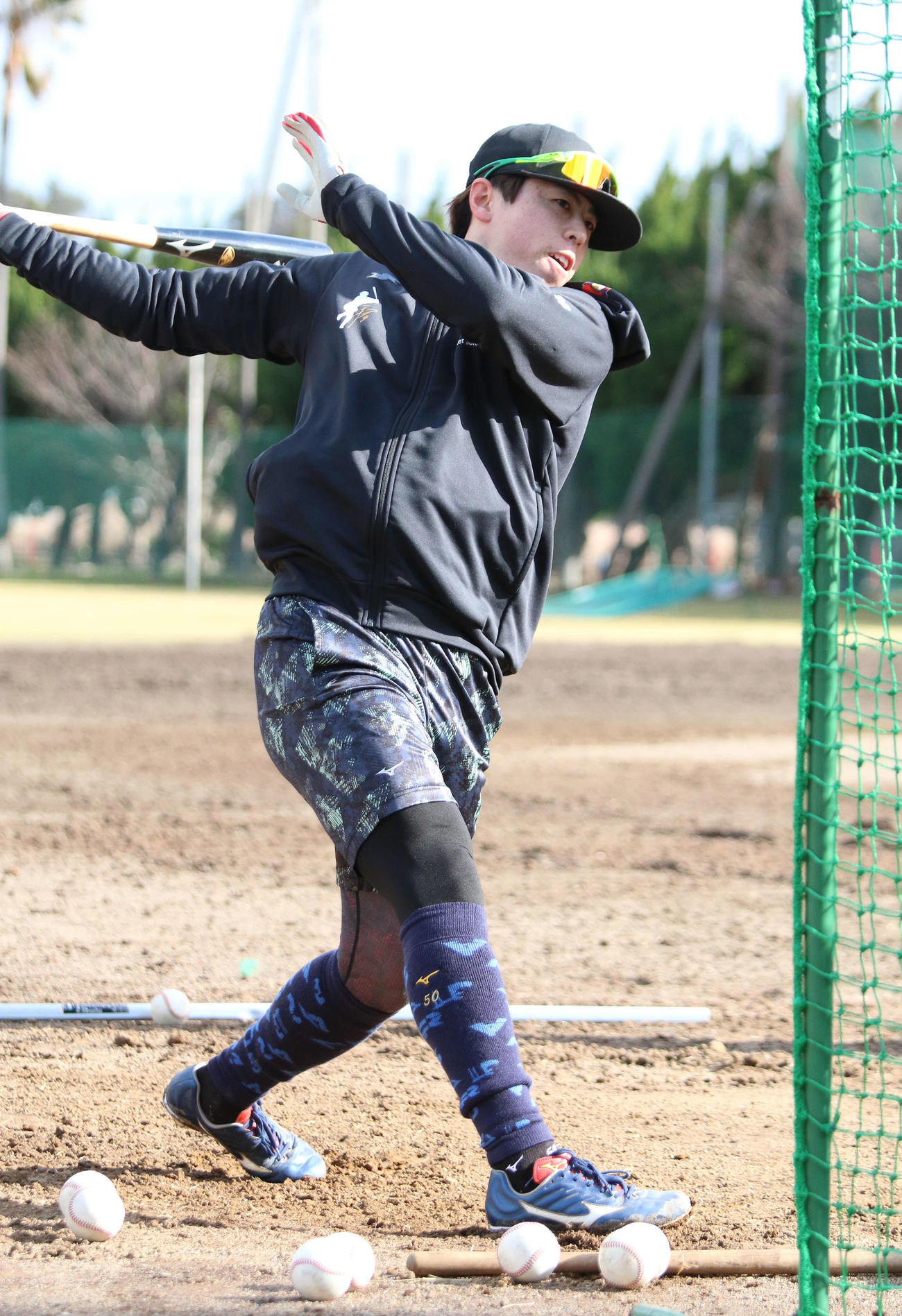 静岡・下田にある吉佐美運動公園で自主トレを公開した日本ハム五十幡（撮影・木下大輔）