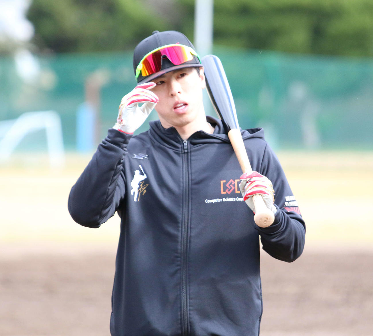 静岡・下田にある吉佐美運動公園で自主トレを公開した日本ハム五十幡（撮影・木下大輔）