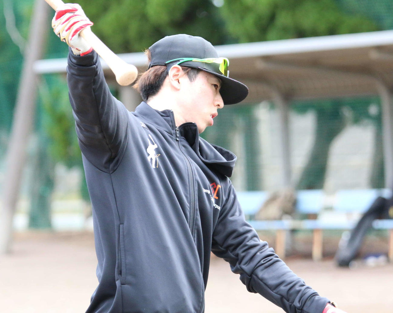 静岡・下田にある吉佐美運動公園で自主トレを公開した日本ハム五十幡（撮影・木下大輔）