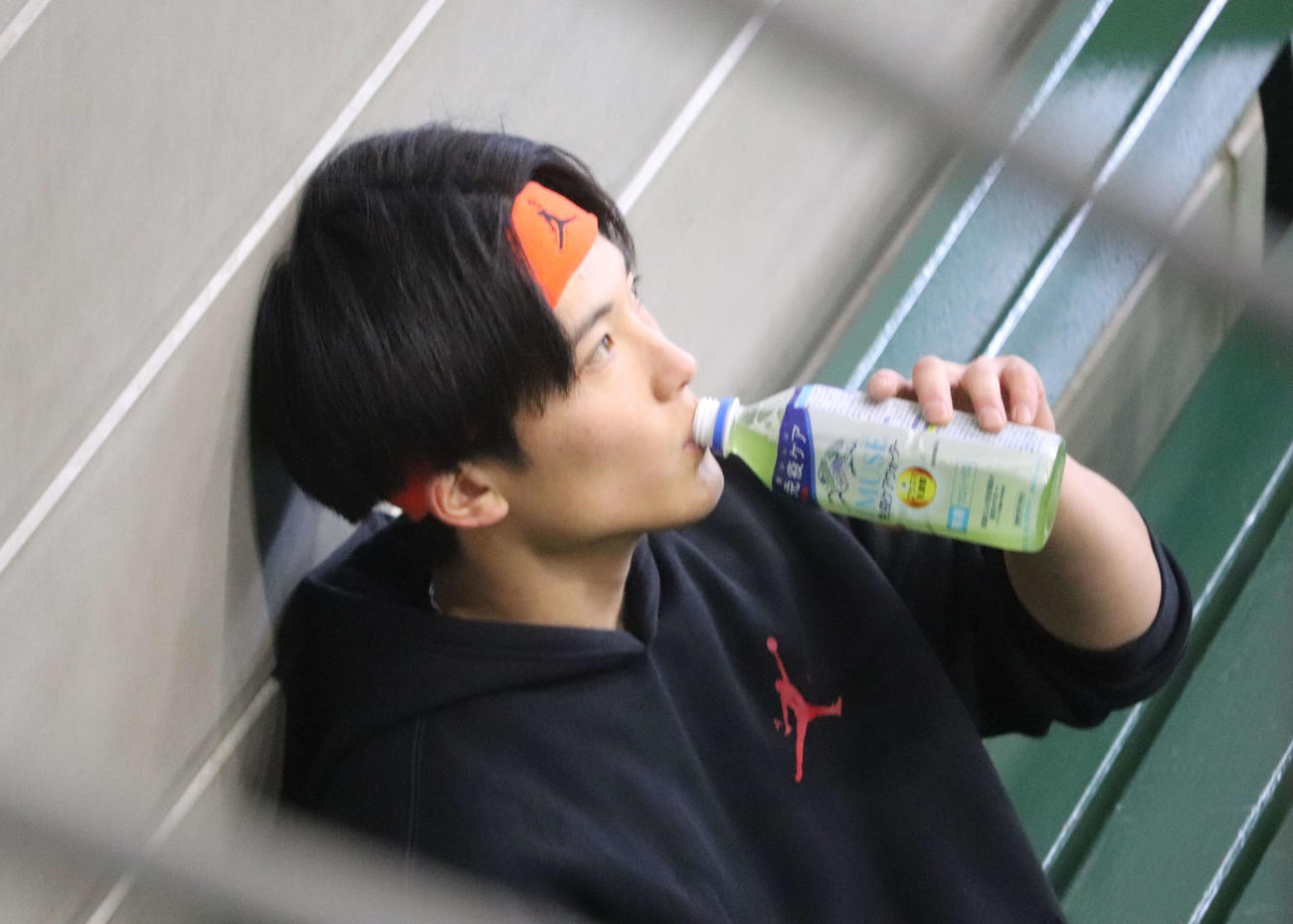ジャイアンツ球場で自主トレする巨人浦田（撮影・小早川宗一郎）