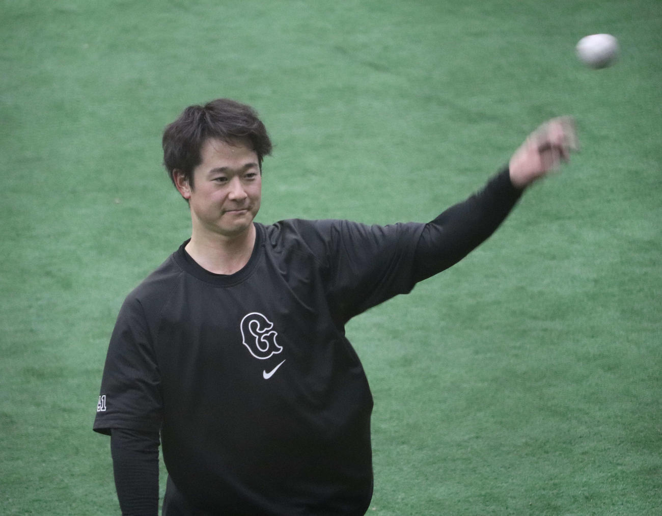ジャイアンツ球場で自主トレする巨人中川（撮影・小早川宗一郎）