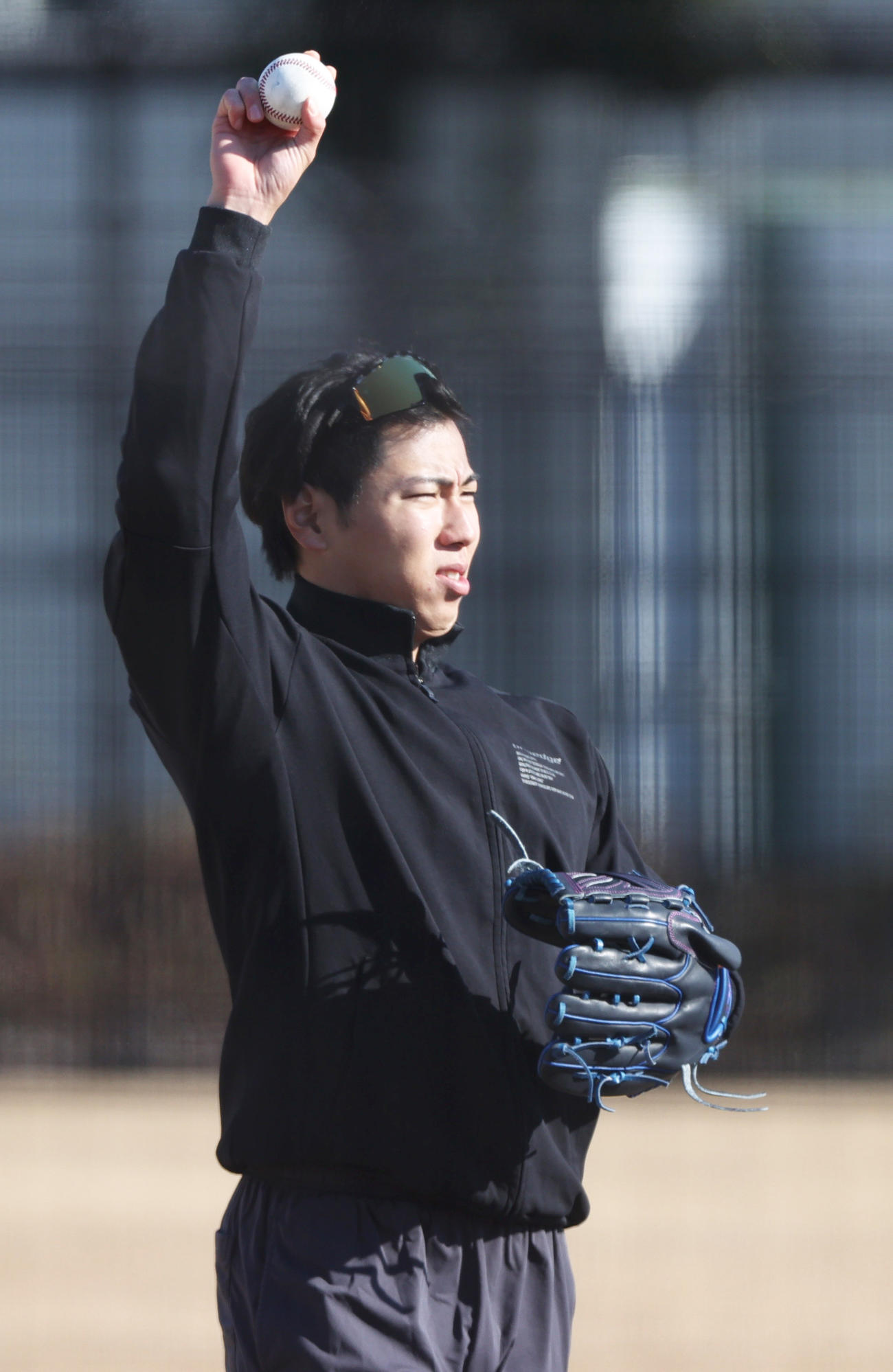 自主トレする阪神工藤（撮影・上山淳一）