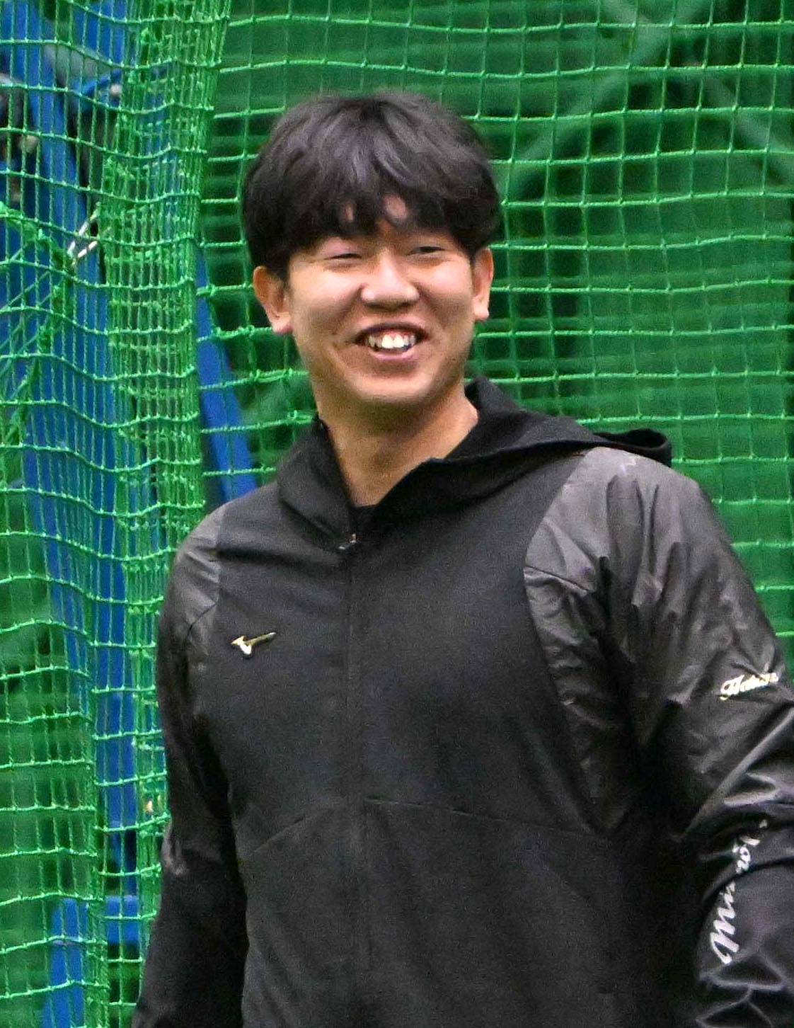 練習の合間に笑顔を見せる阪神畠（撮影・石井愛子）