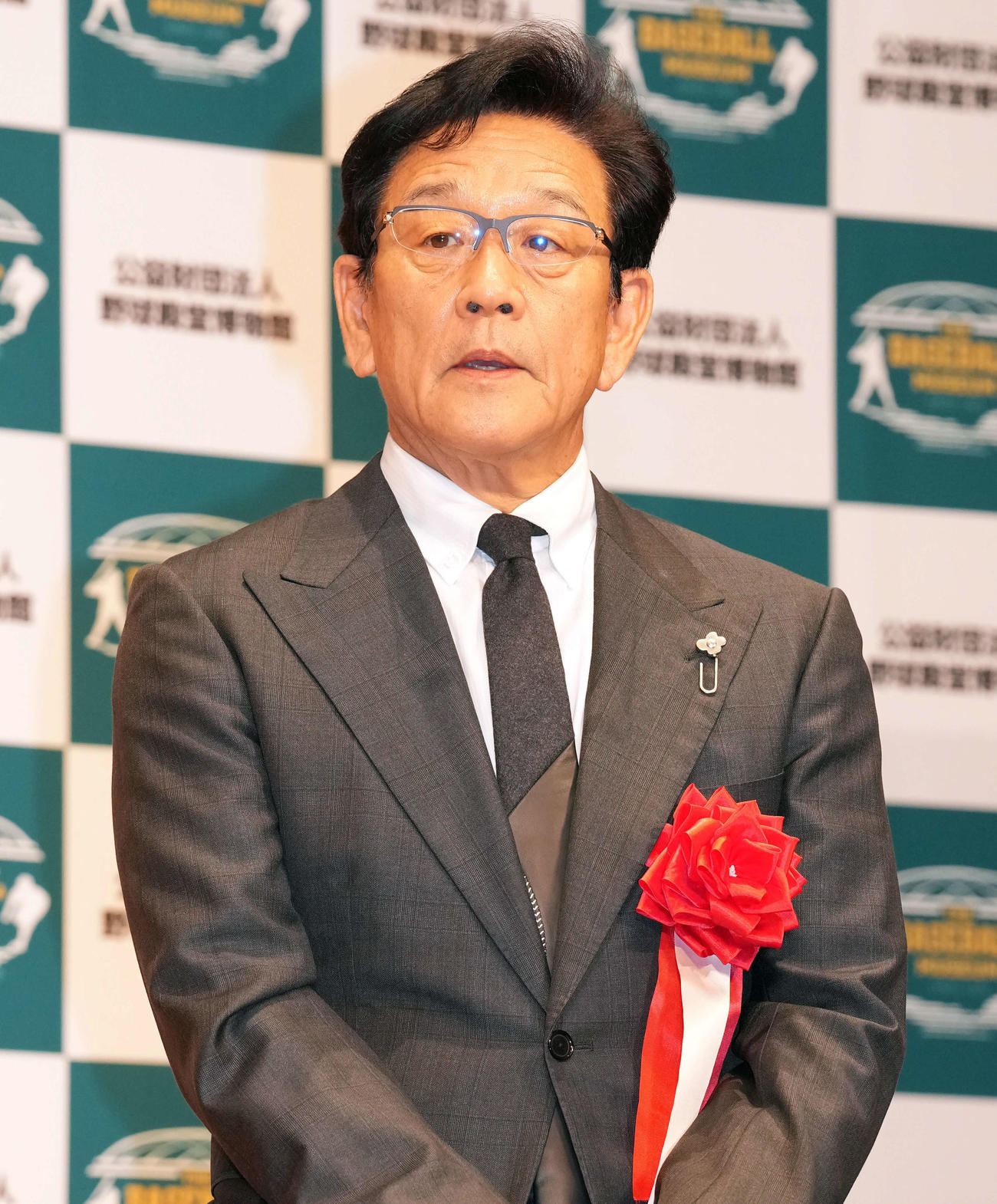 野球殿堂入りし通知式に登壇した栗山英樹氏（撮影・たえ見朱実）