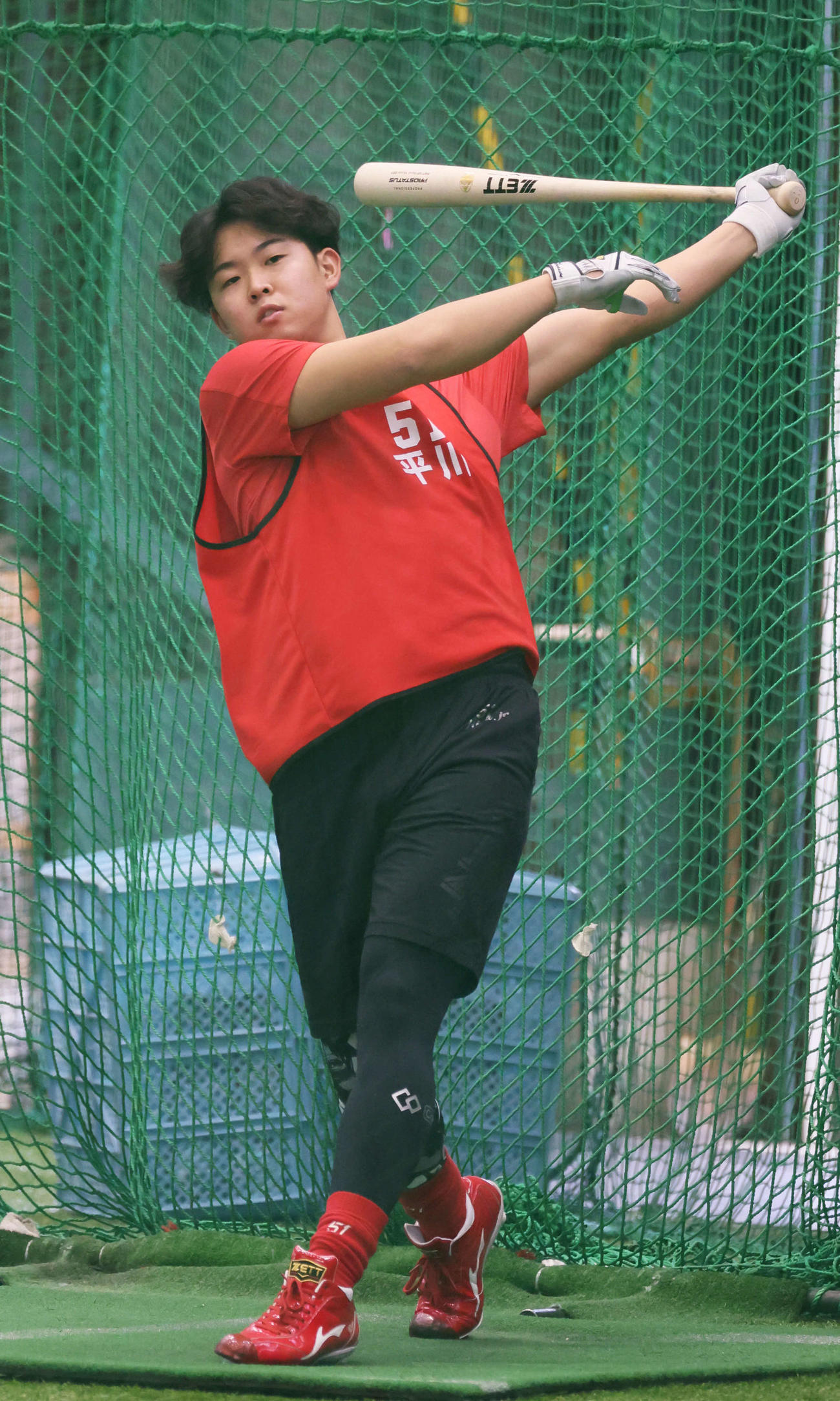右打席で打撃練習するドラフト1位の平川（撮影・加藤孝規）