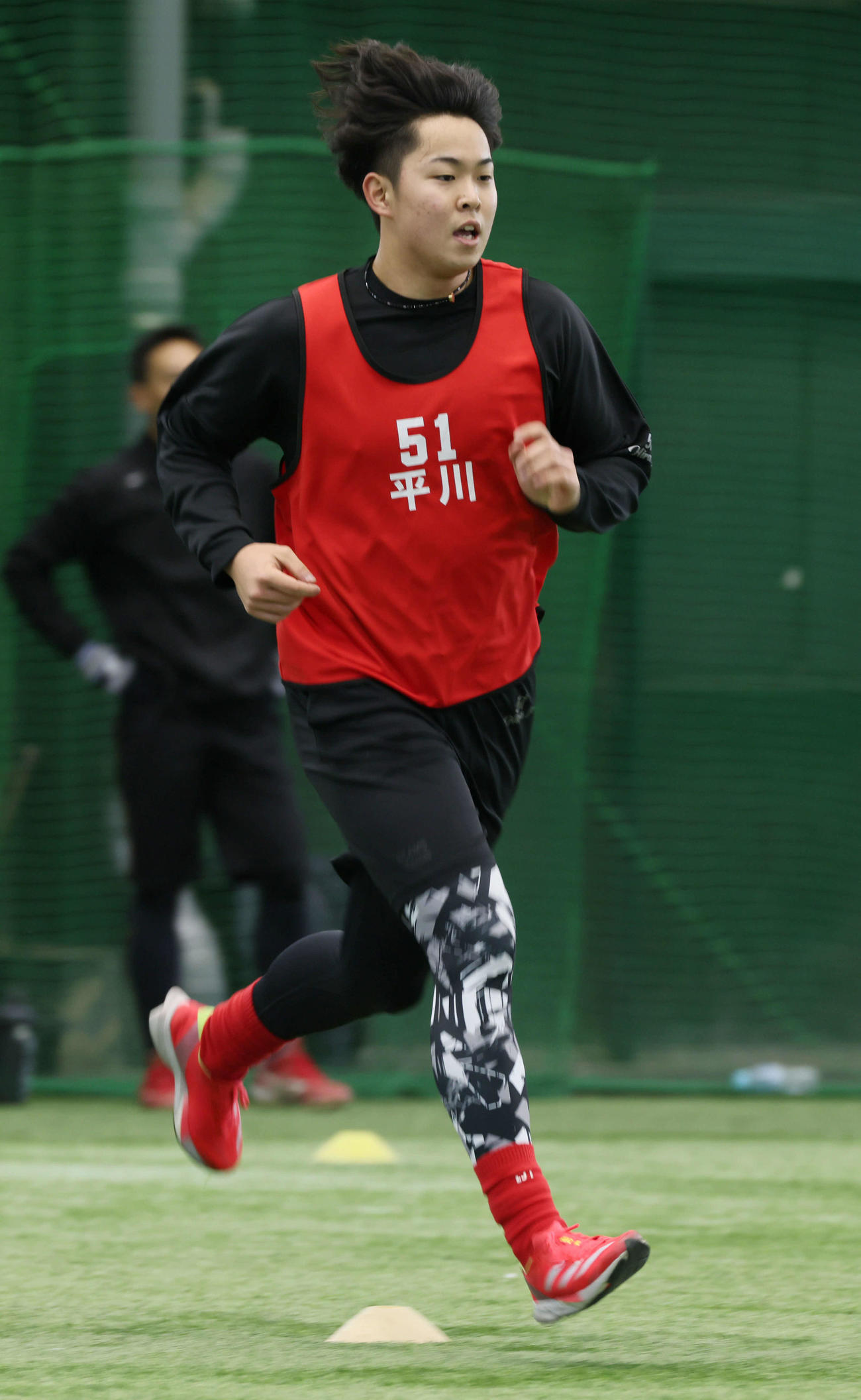 走り込む広島ドラフト1位の平川（撮影・加藤孝規）