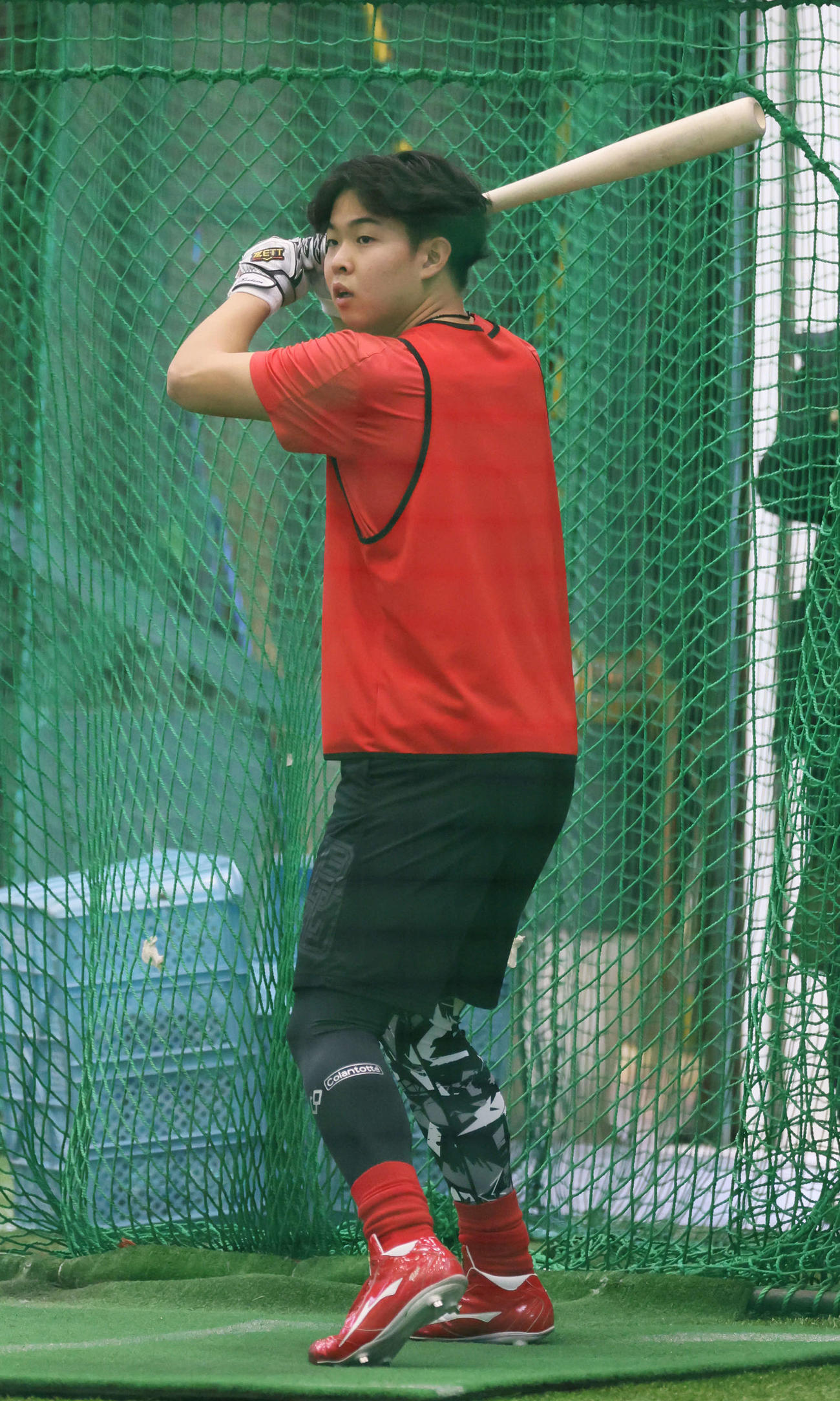 右打席で打撃練習するドラフト1位の平川（撮影・加藤孝規）