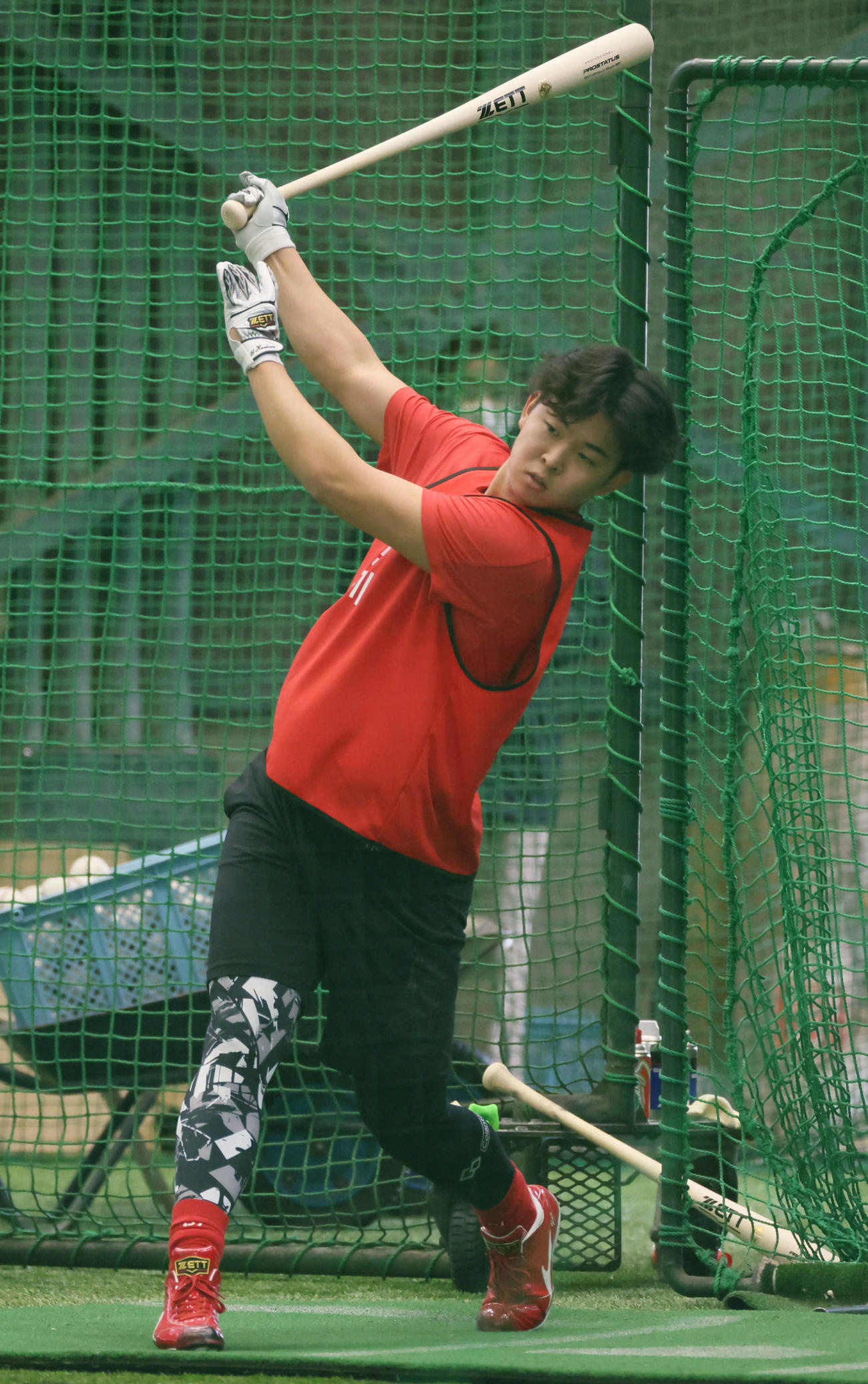 左打席で打撃練習するドラフト1位の平川（撮影・加藤孝規）