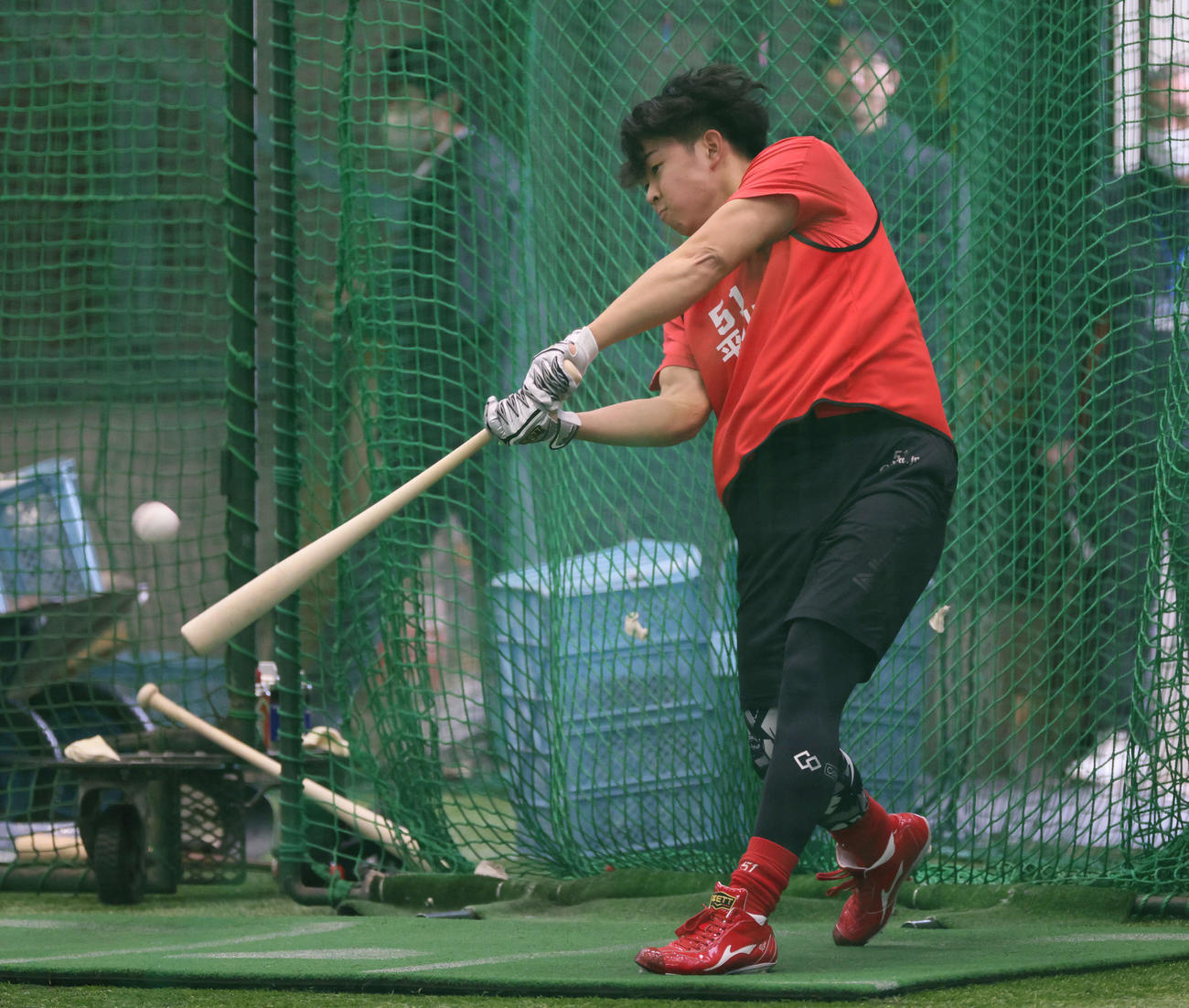 右打席で打撃練習するドラフト1位の平川（撮影・加藤孝規）