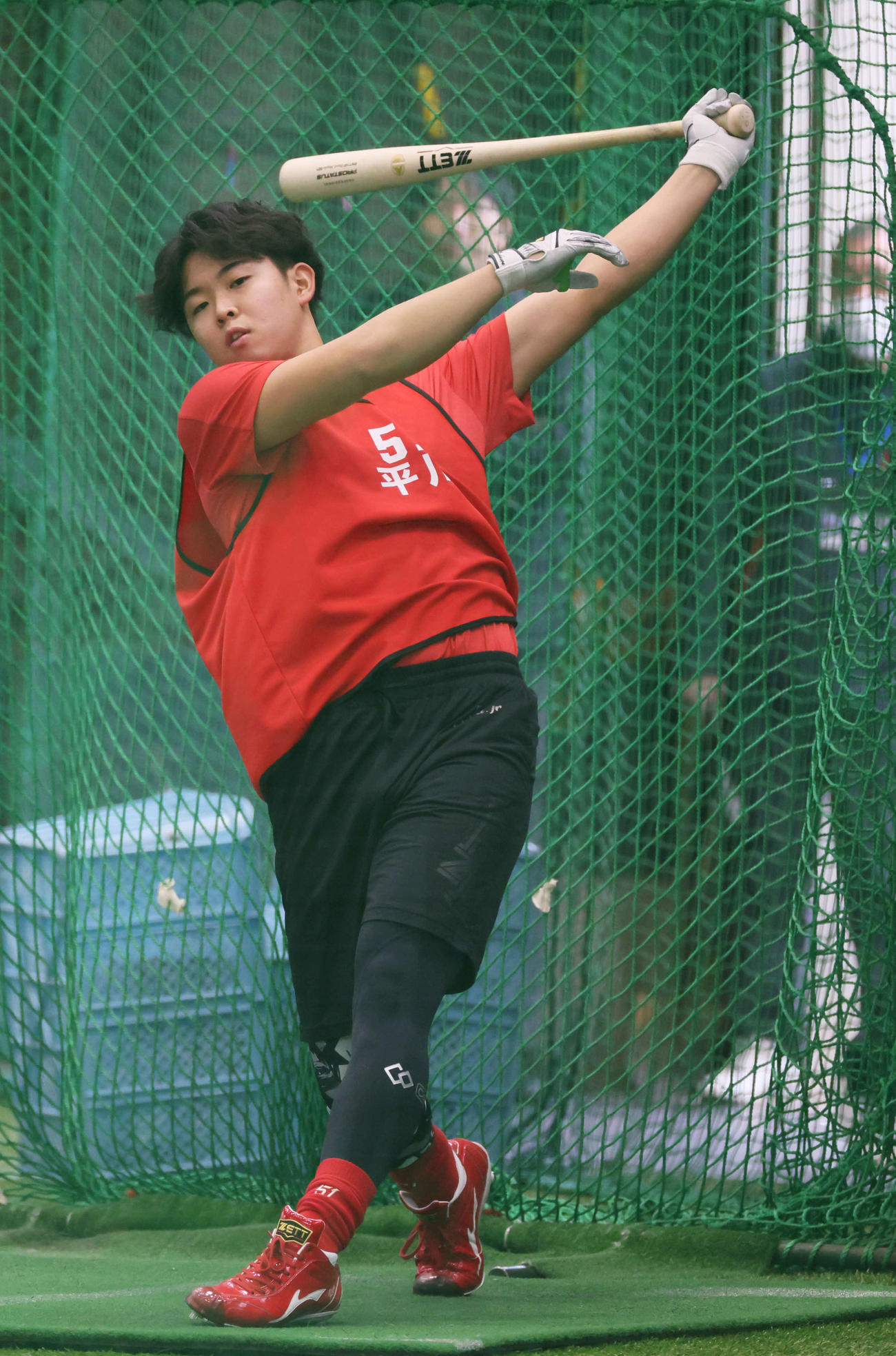 右打席で打撃練習するドラフト1位の平川（撮影・加藤孝規）