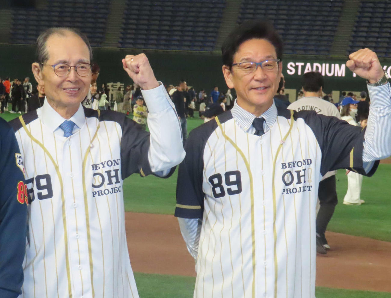 王貞治氏（左）と栗山英樹氏（2025年11月撮影）