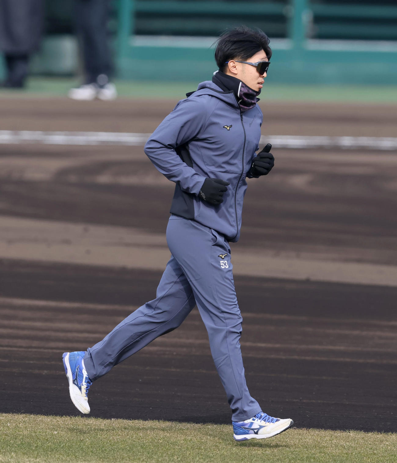 球場に姿を見せた阪神島田（撮影・加藤哉）
