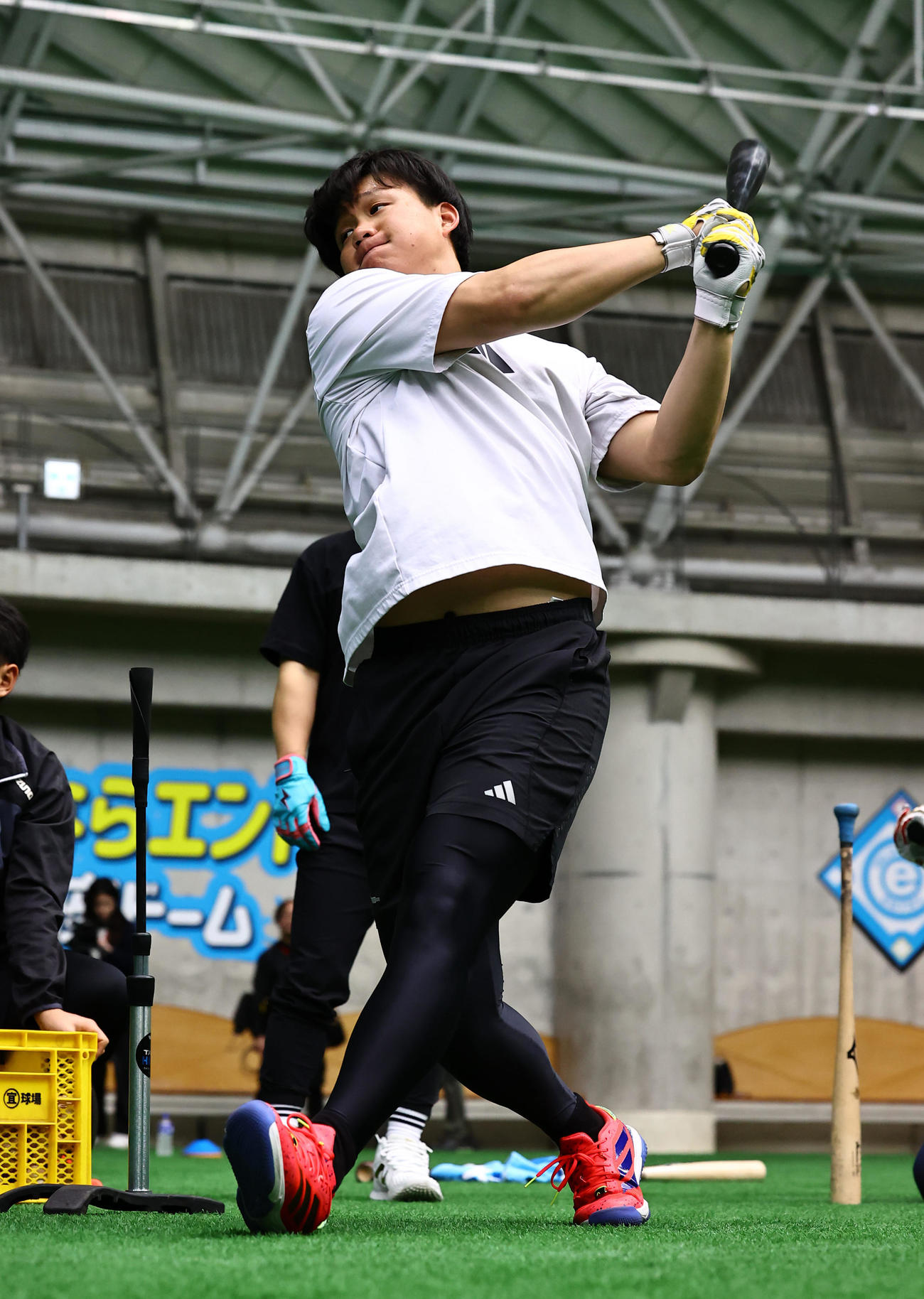 打撃練習をする阪神森下（撮影・上田博志）