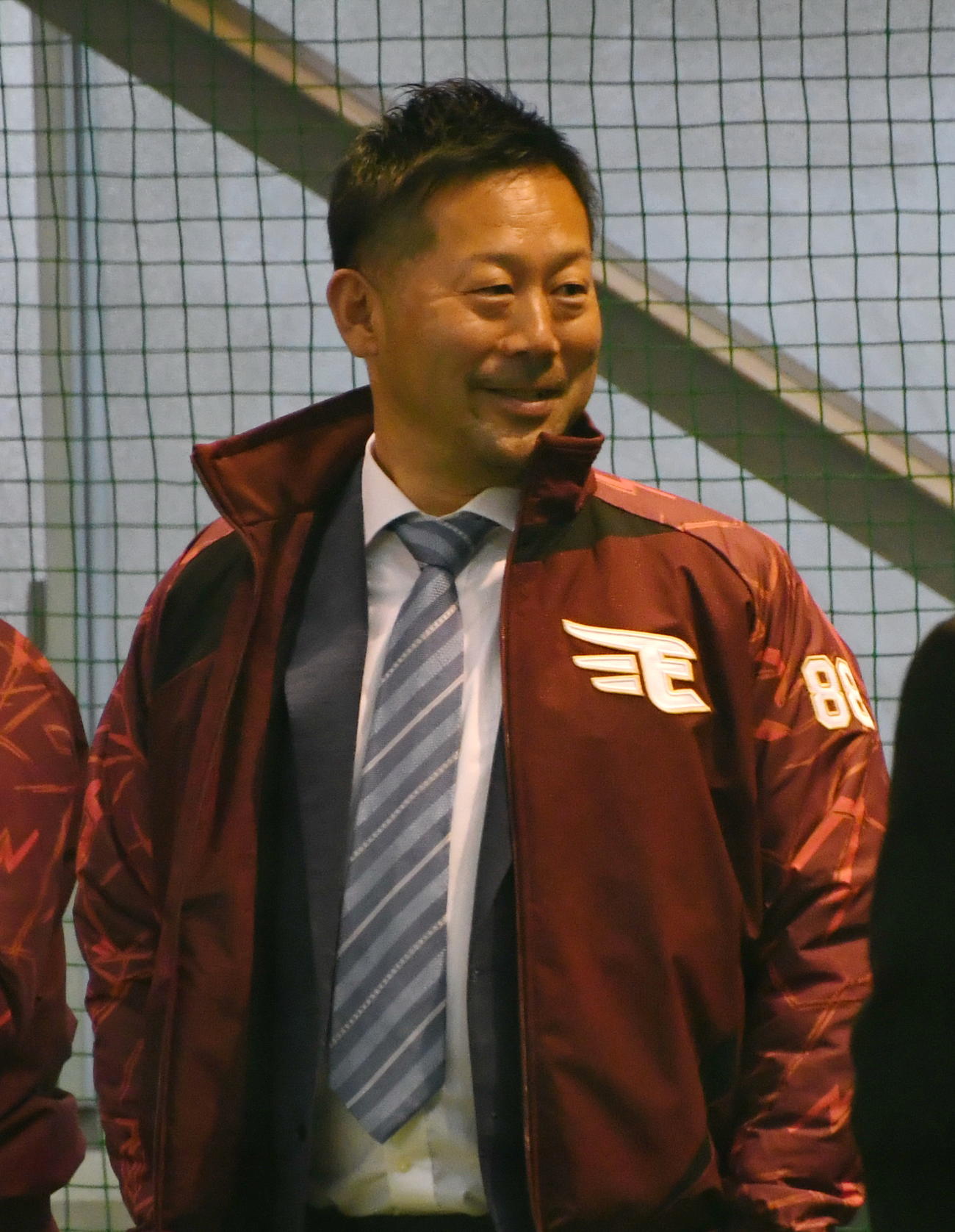 新人合同自主トレ初日を視察した楽天三木監督（2026年1月撮影）