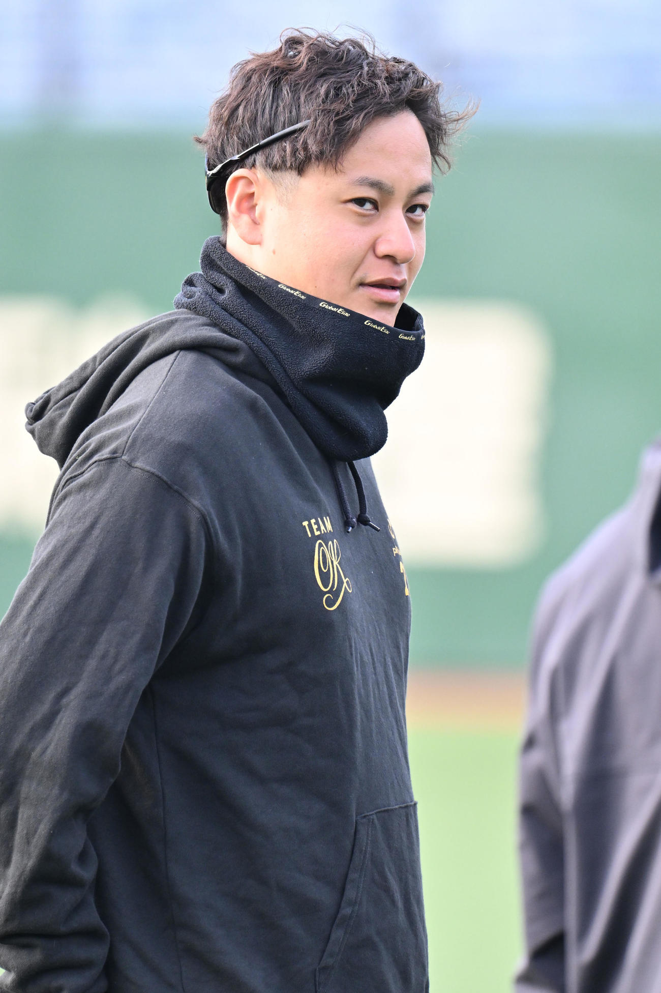 長崎ビッグNスタジアムで自主トレーニングを行う阪神大竹（撮影・林敢治）