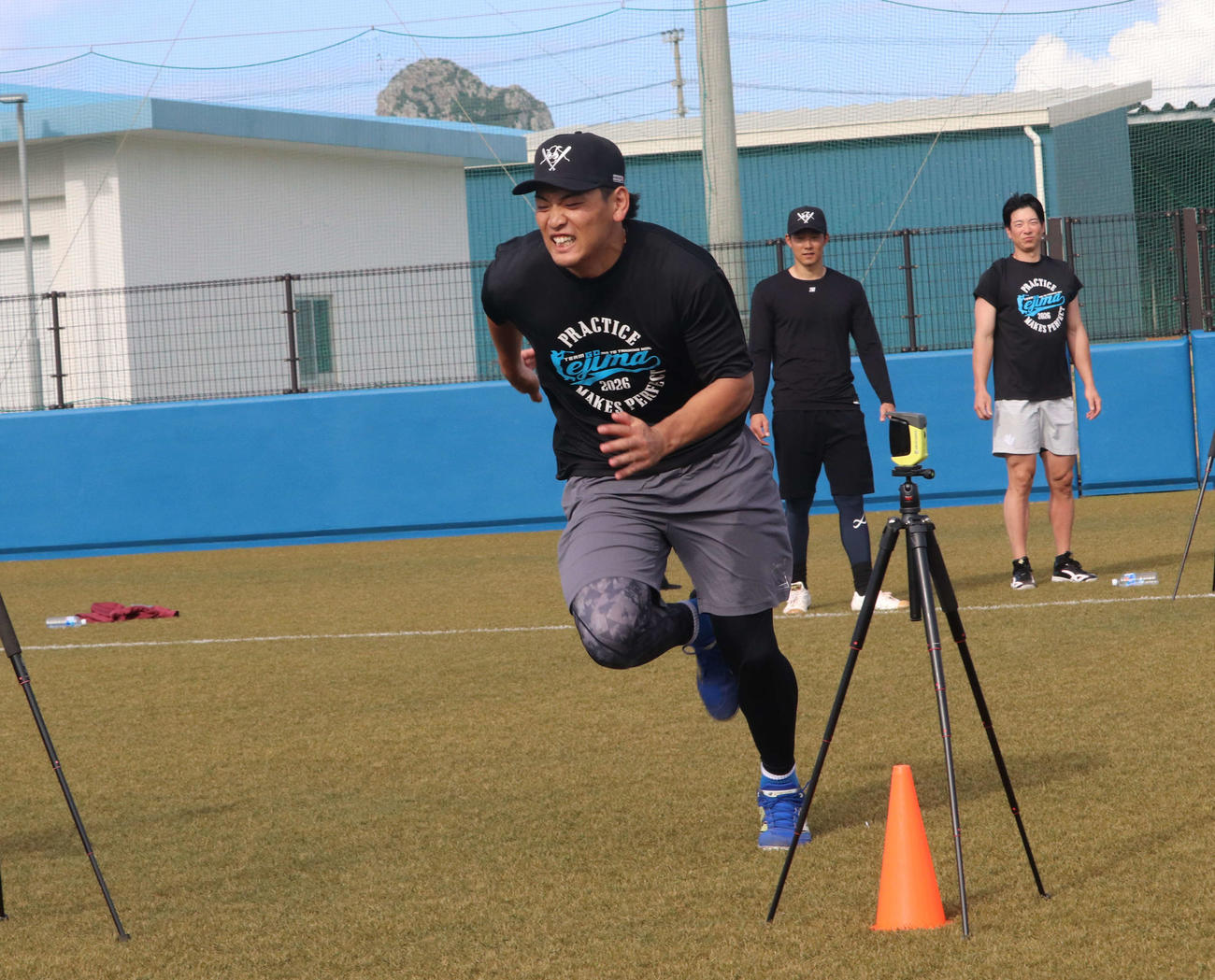 沖縄・伊江島の自主トレに参加した日本ハム野村（撮影・小早川宗一郎）