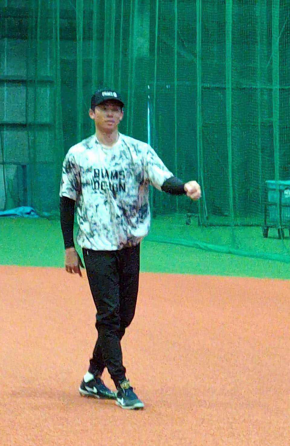 自主トレを公開したオリックス曽谷（撮影・堀まどか）