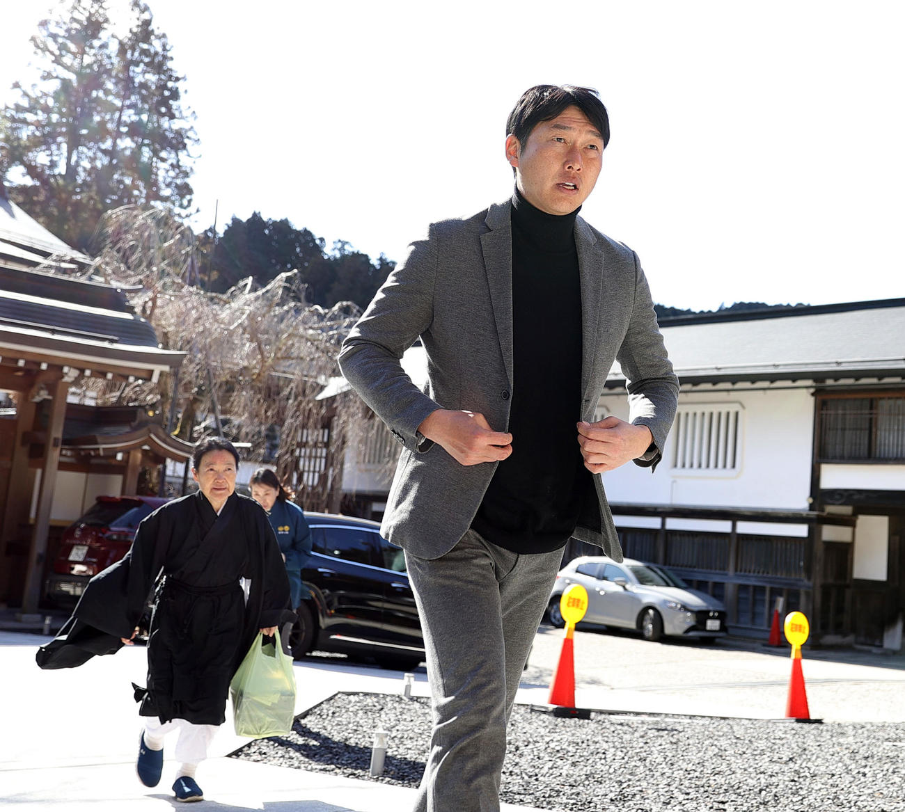 高野山清浄心院に訪れる広島新井監督（撮影・上山淳一）