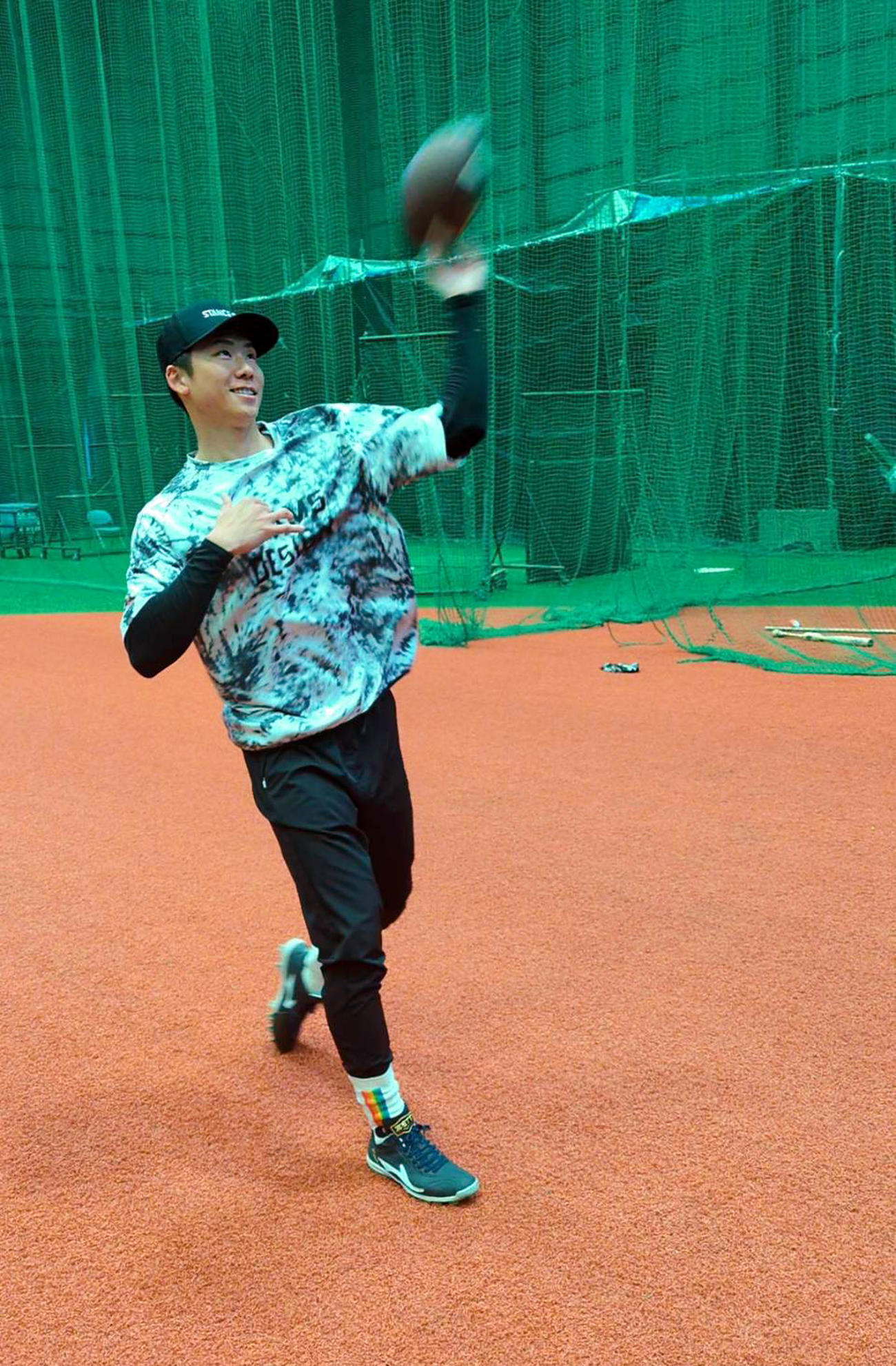 自主トレを公開したオリックス曽谷（撮影・堀まどか）