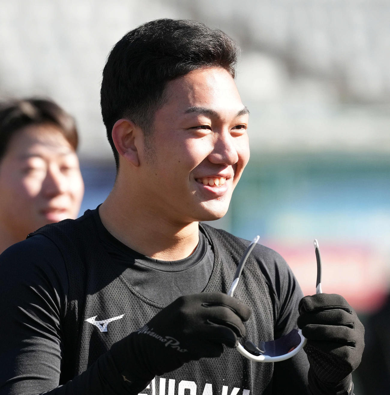 笑顔を見せるロッテドラフト1位の石垣元気（2026年撮影）