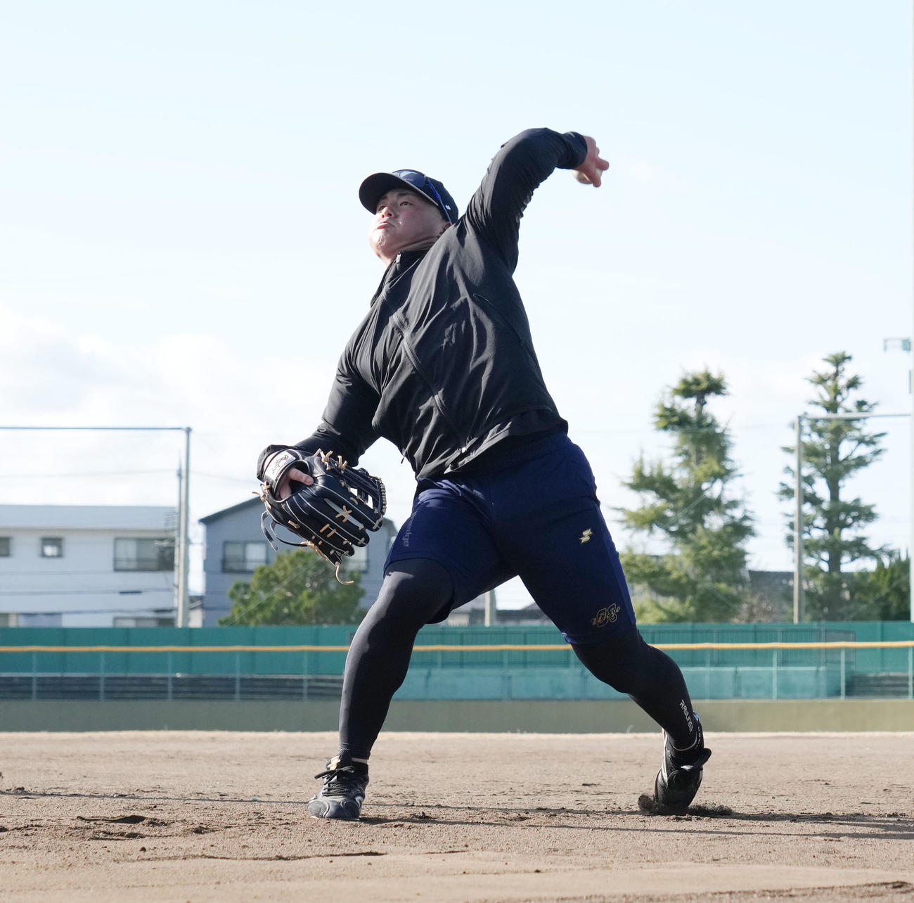 キャッチボールをする阪神前川（撮影・森本幸一）
