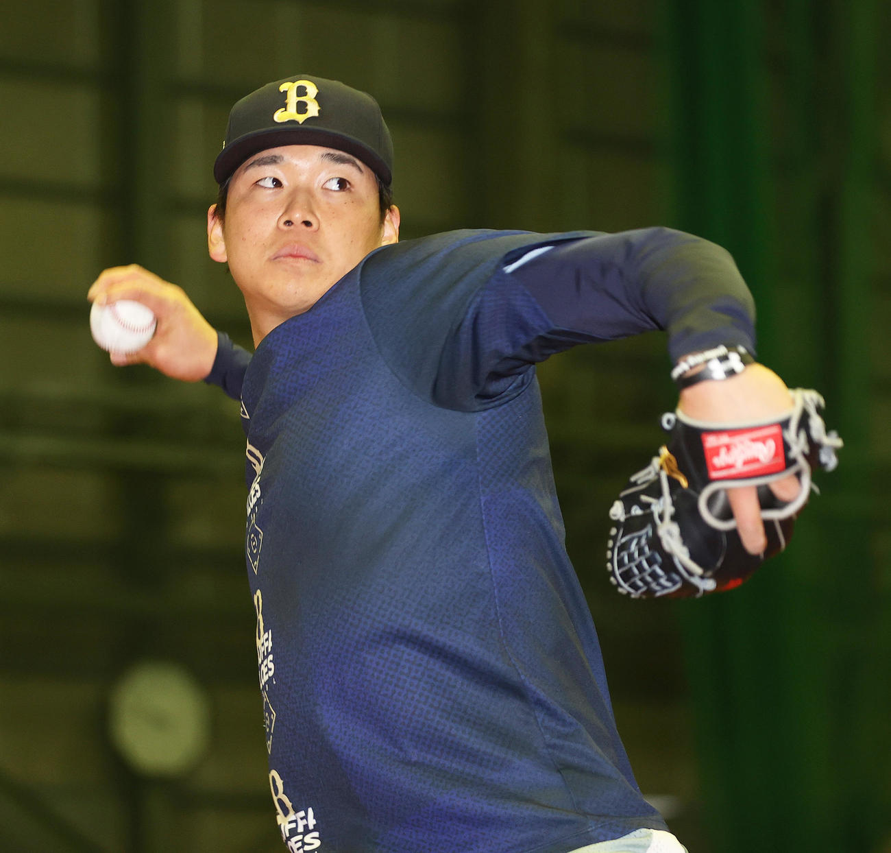 大阪・舞洲の球団施設で自主トレを公開したオリックス山下（撮影・上山淳一）