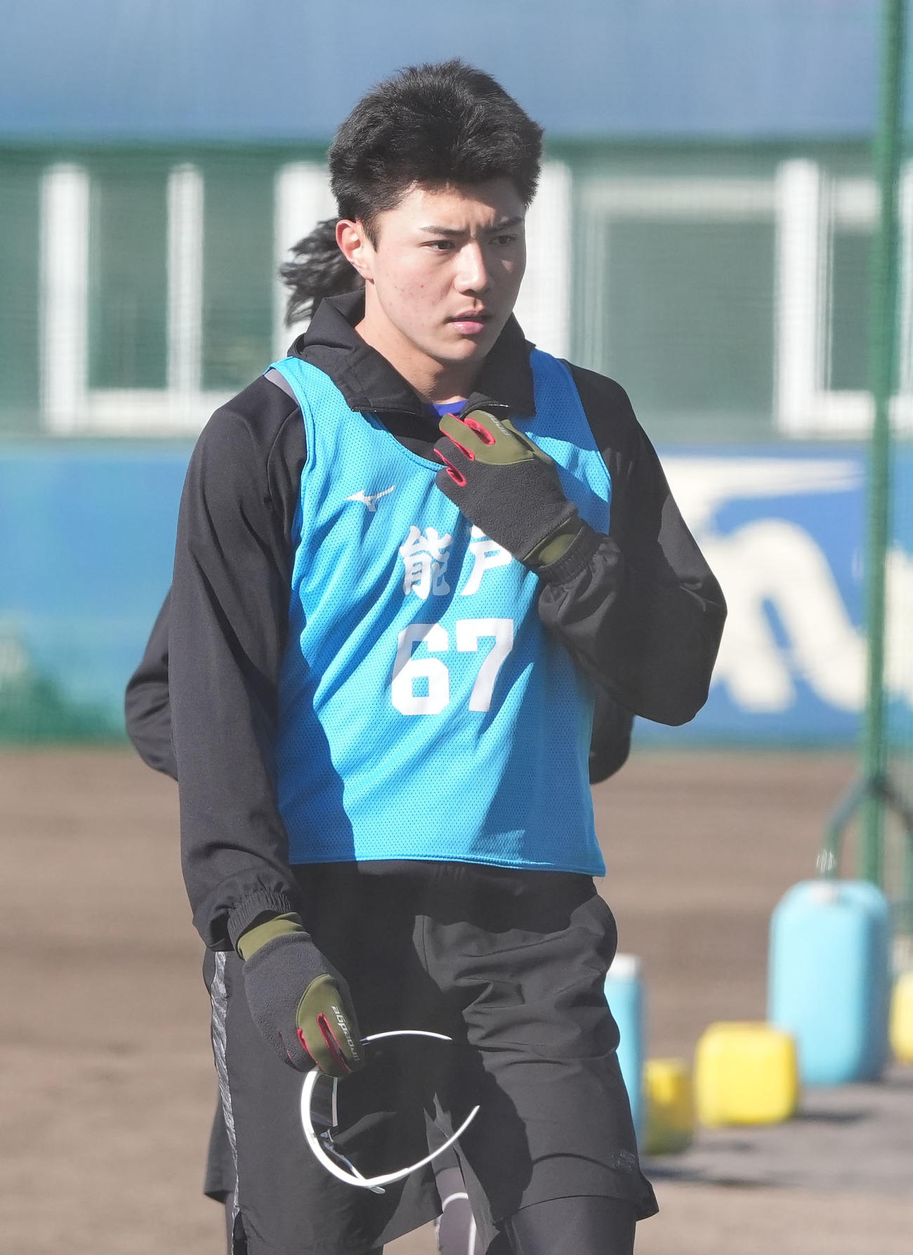 ランニングメニューを終える中日能戸（撮影・森本幸一）