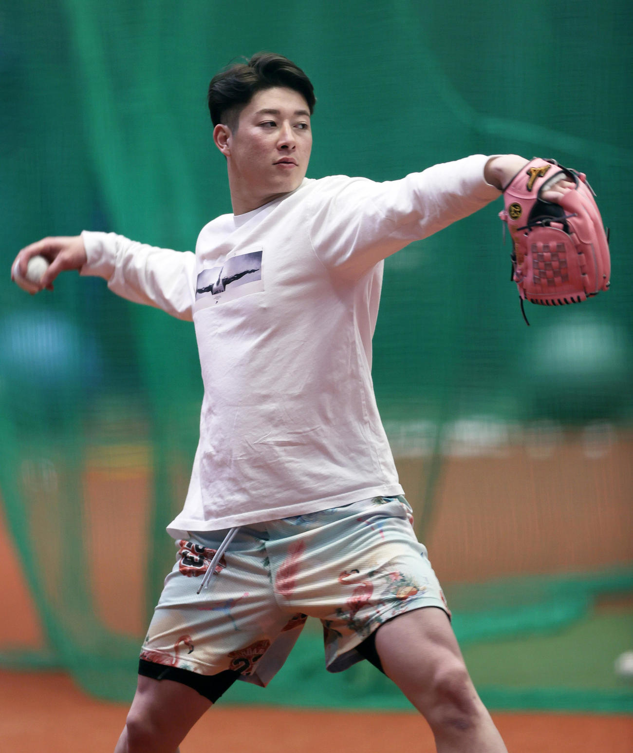 大阪・舞洲の球団施設で自主トレするオリックス吉田（撮影・上山淳一）