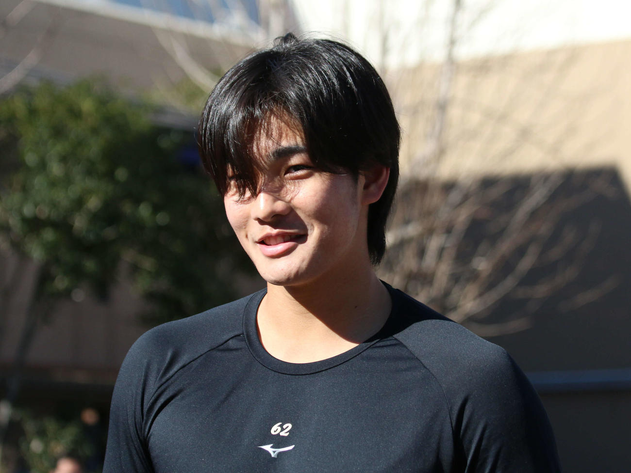 2軍本拠地の千葉・鎌ケ谷で自主トレを行った日本ハム清水大（撮影・木下大輔）