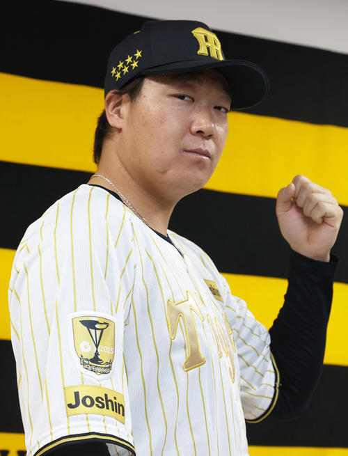 阪神】黄金ピカピカのチャンピオンユニ発表 大山悠輔「権利を勝ち取っ