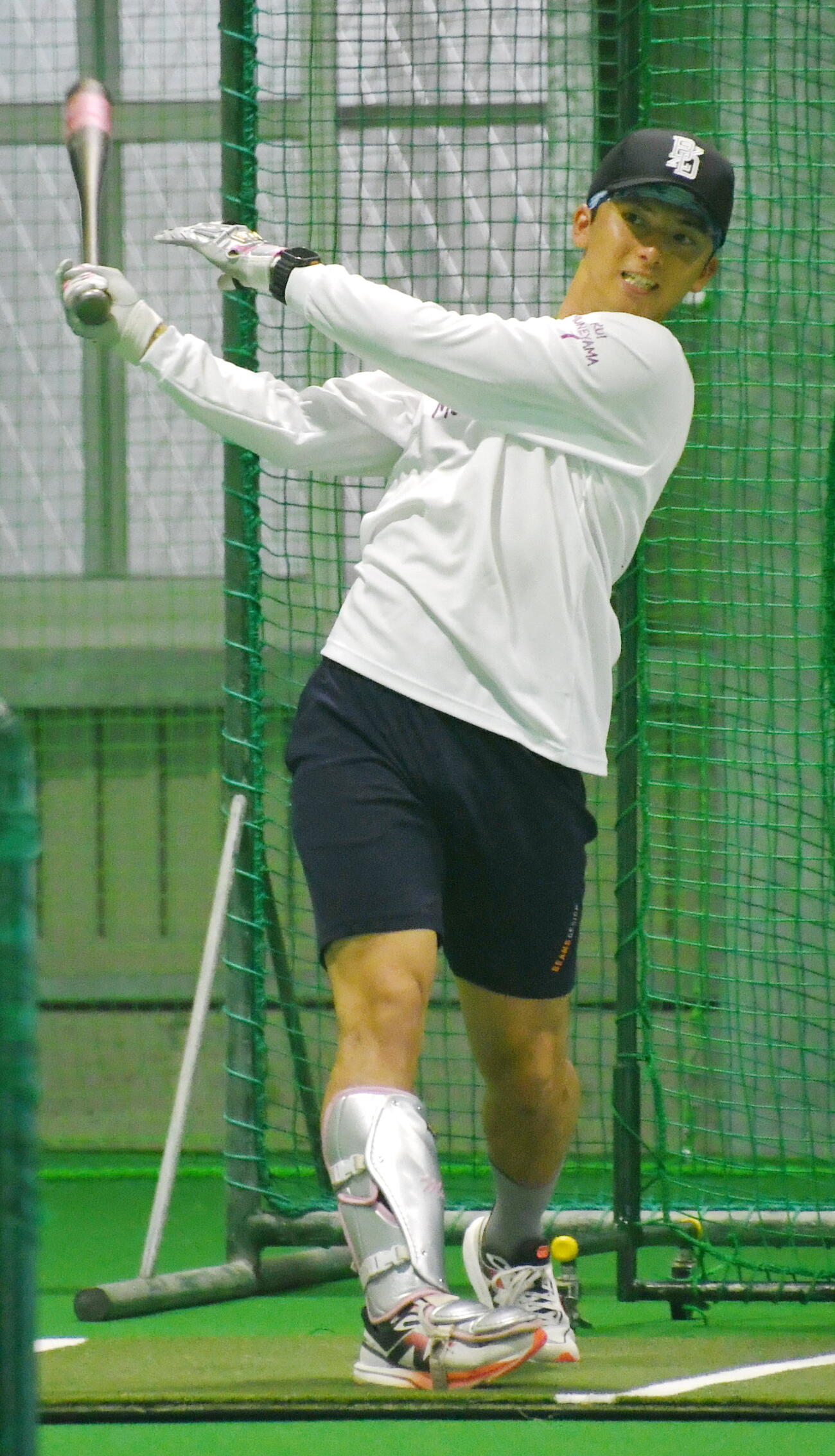 18日、徳之島で自主トレを公開し打撃練習に臨む楽天宗山（撮影・山田愛斗）