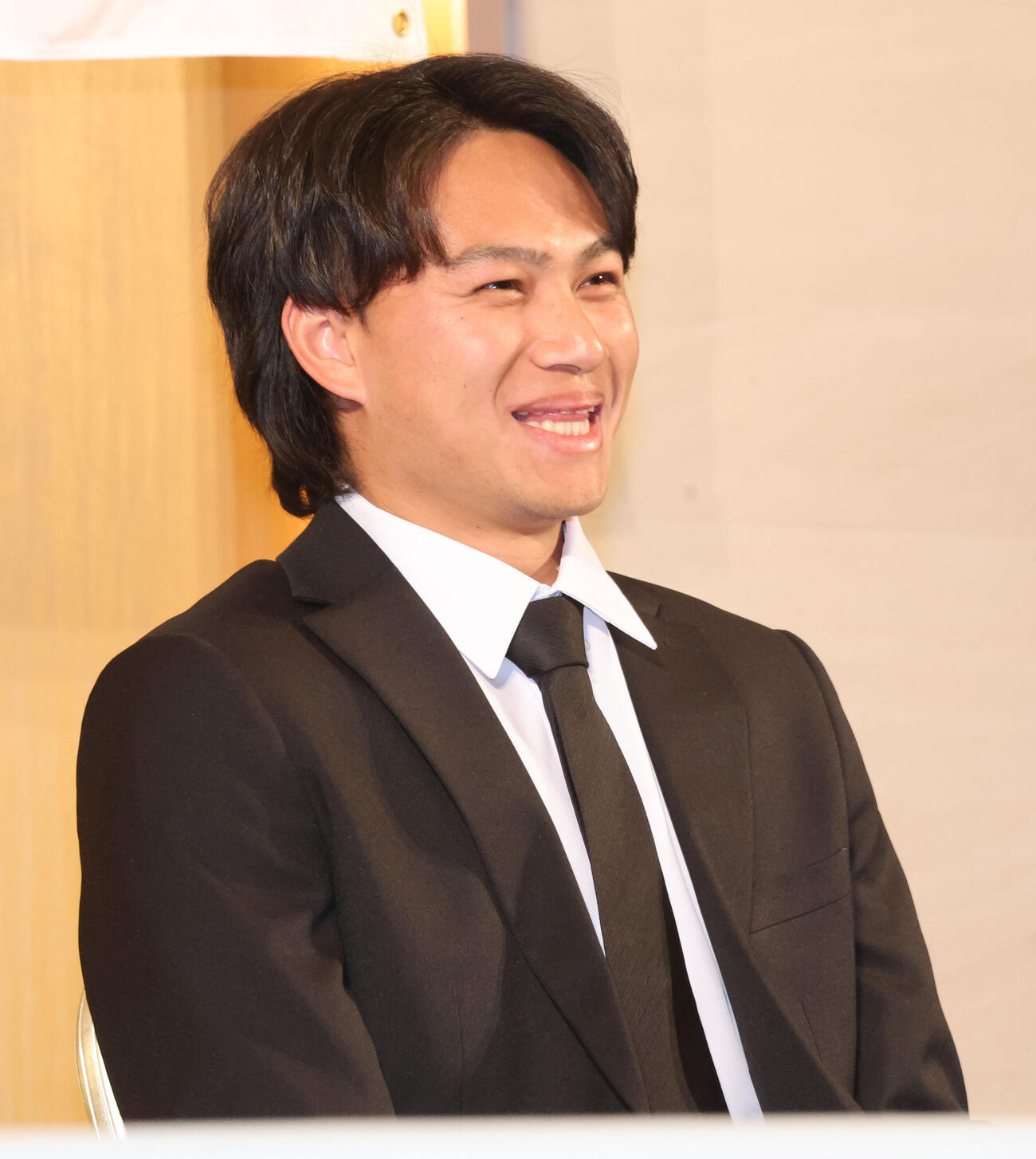 入団会見で話をするソフトバンク徐若熙（シュー・ルオシー）（撮影・梅根麻紀）