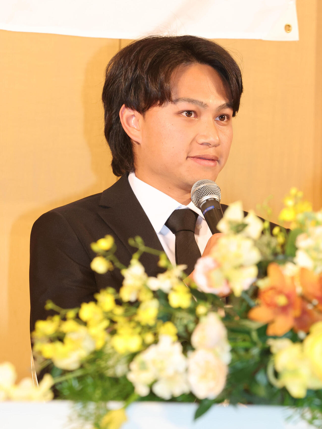 入団会見で話をするソフトバンク徐若熙（シュー・ルオシー）（撮影・梅根麻紀）