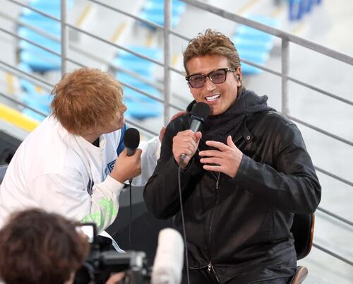 イベントでタレントの上地雄輔（左）と対談する新庄監督（撮影・黒川智章）