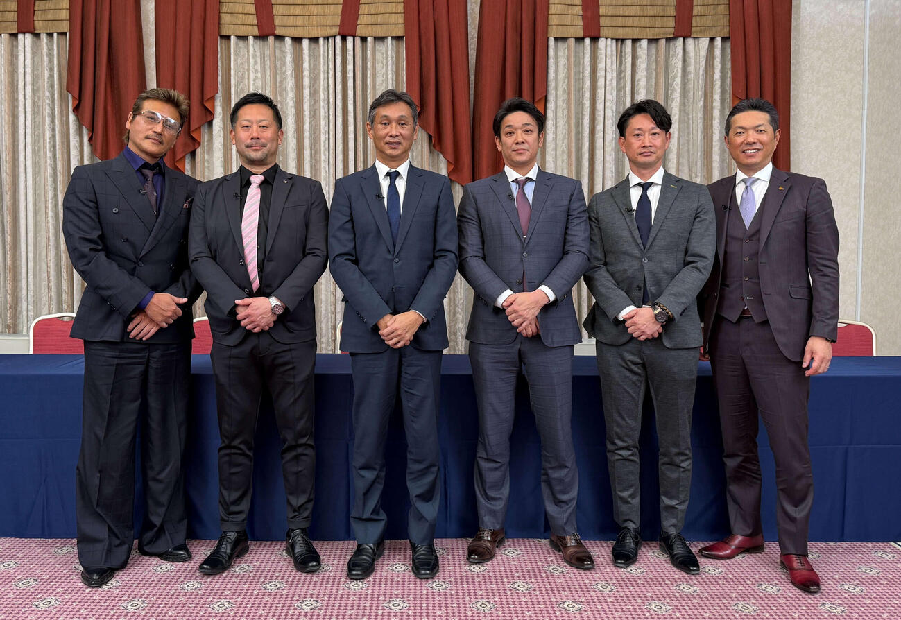 パリーグ監督座談会に臨んだ、左から日本ハム新庄監督、楽天三木監督、西武西口監督、ロッテ・サブロー監督、オリックス岸田監督、ソフトバンク小久保監督（パリーグTV提供）
