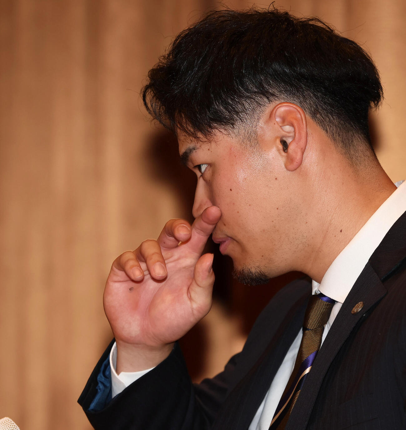 契約を更改し会見する阪神佐藤（撮影・加藤哉）