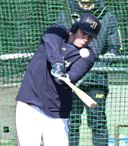 ランチ特打を行うオリックス・シーモアー（撮影・和賀正仁）