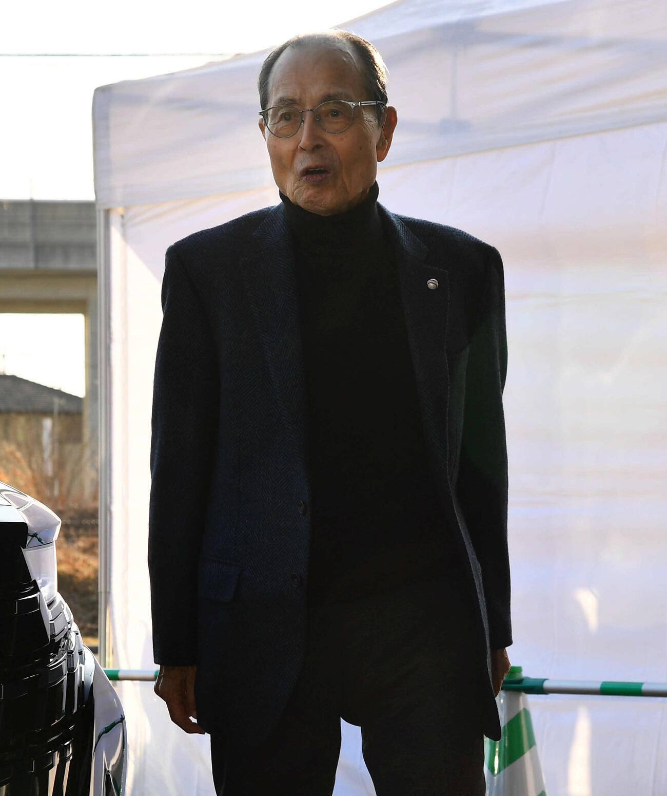 タマホームスタジアム筑後に到着したソフトバンク王貞治球団会長（撮影・岩下翔太）