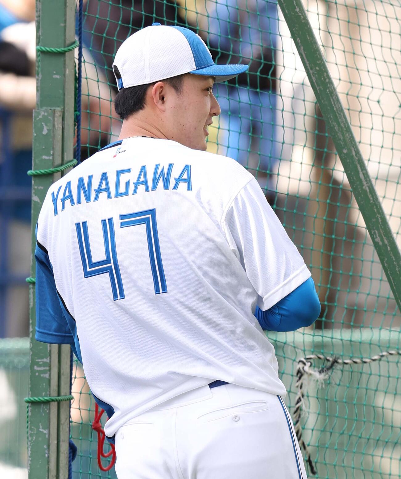 新背番号「47」のユニホームで練習する日本ハム柳川（撮影・黒川智章）