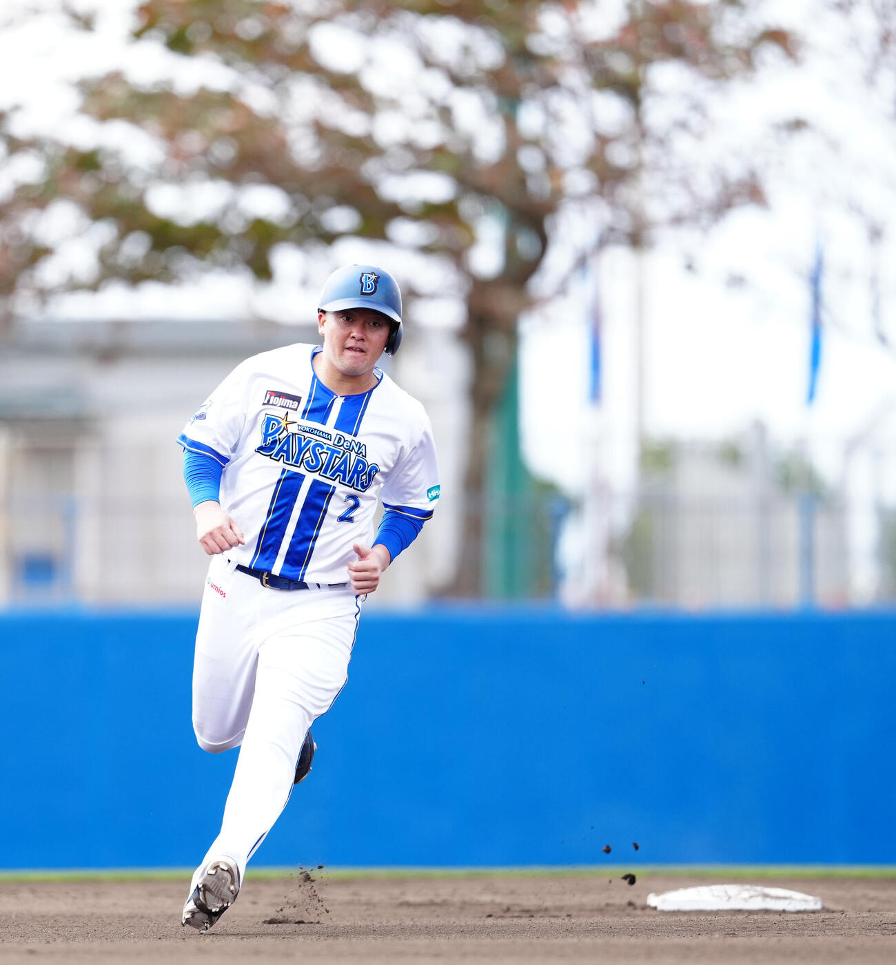 走塁練習するDeNA牧（撮影・鈴木みどり）