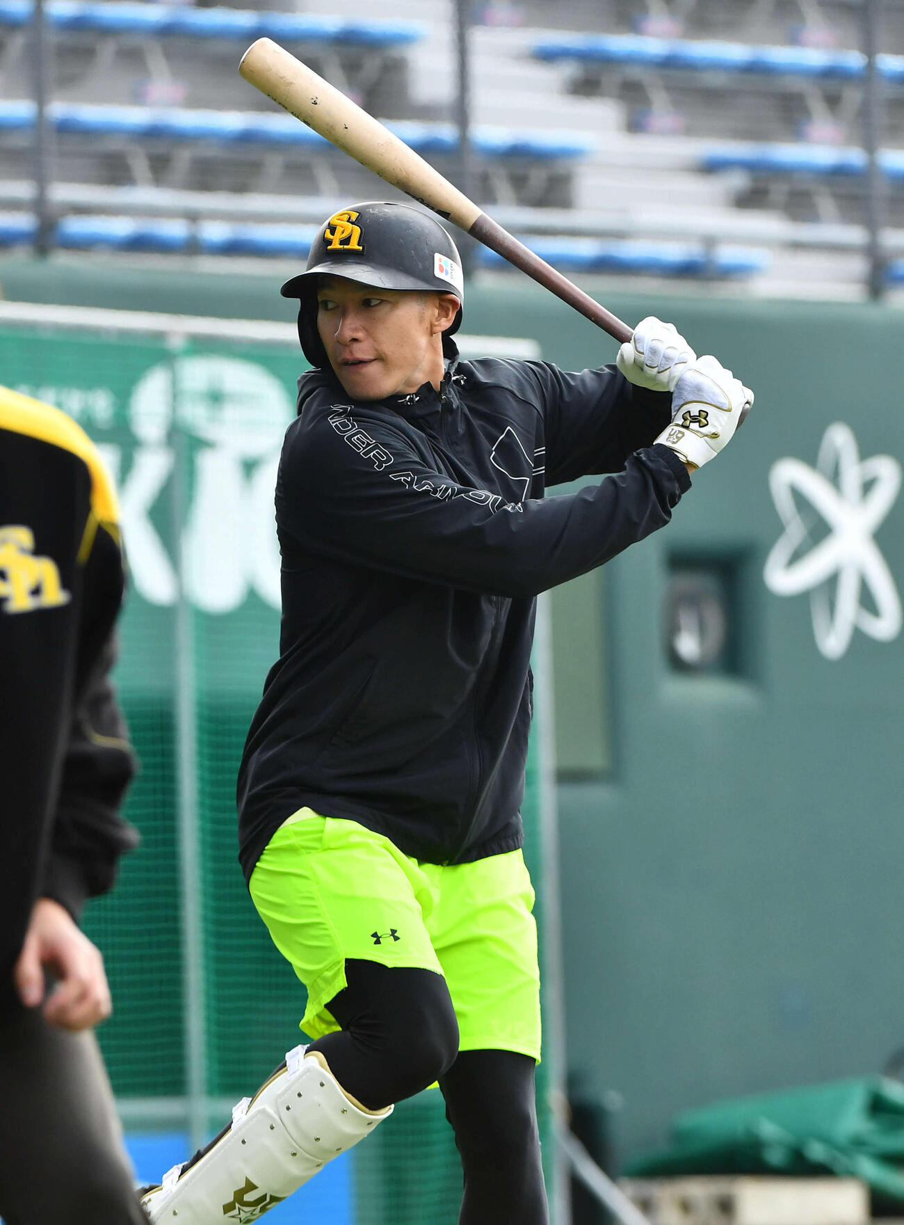 打撃練習を行うソフトバンク柳田（撮影・岩下翔太）