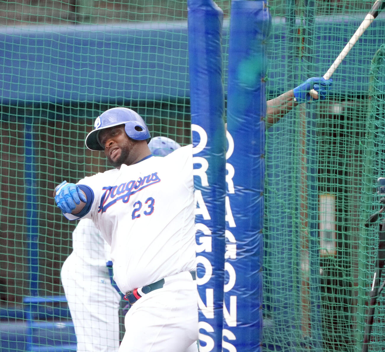 フリー打撃練習をする“ゴリラ”サノー（撮影・森本幸一）